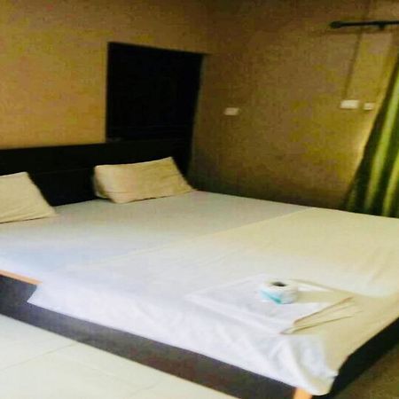 Momak 4 Hotel & Suites Ibadan Extérieur photo